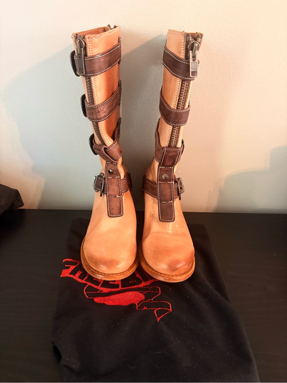 🦅FREEBIRD- NOTORIOUS🦅Tan Leather Buckle Boots - size 9